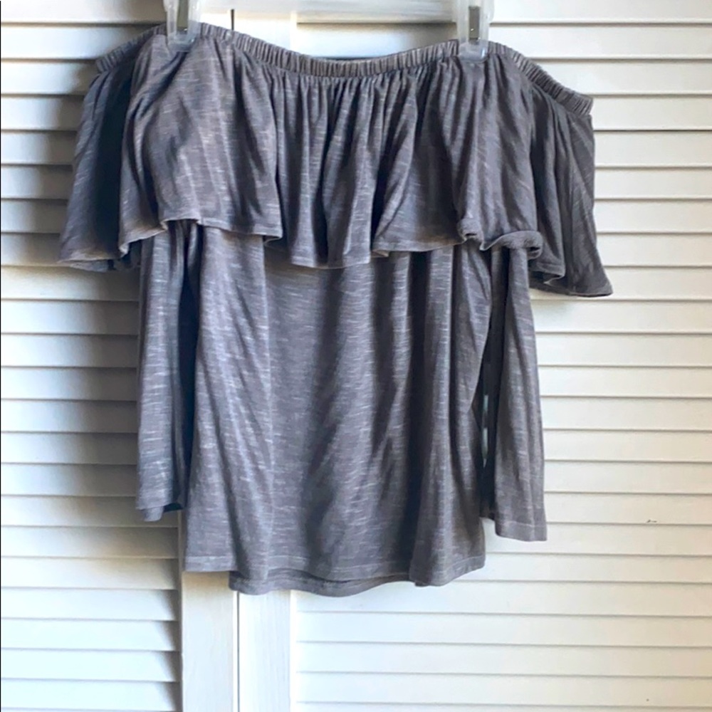 Small American Eagle off the shoulder top